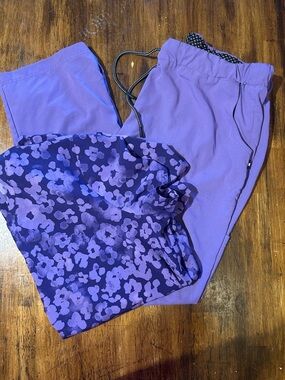 Koi Next Gen Purple Scrub Set